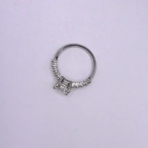 CJ037-1 White Gold Round Brilliant Diamond Engagement Ring - Top View